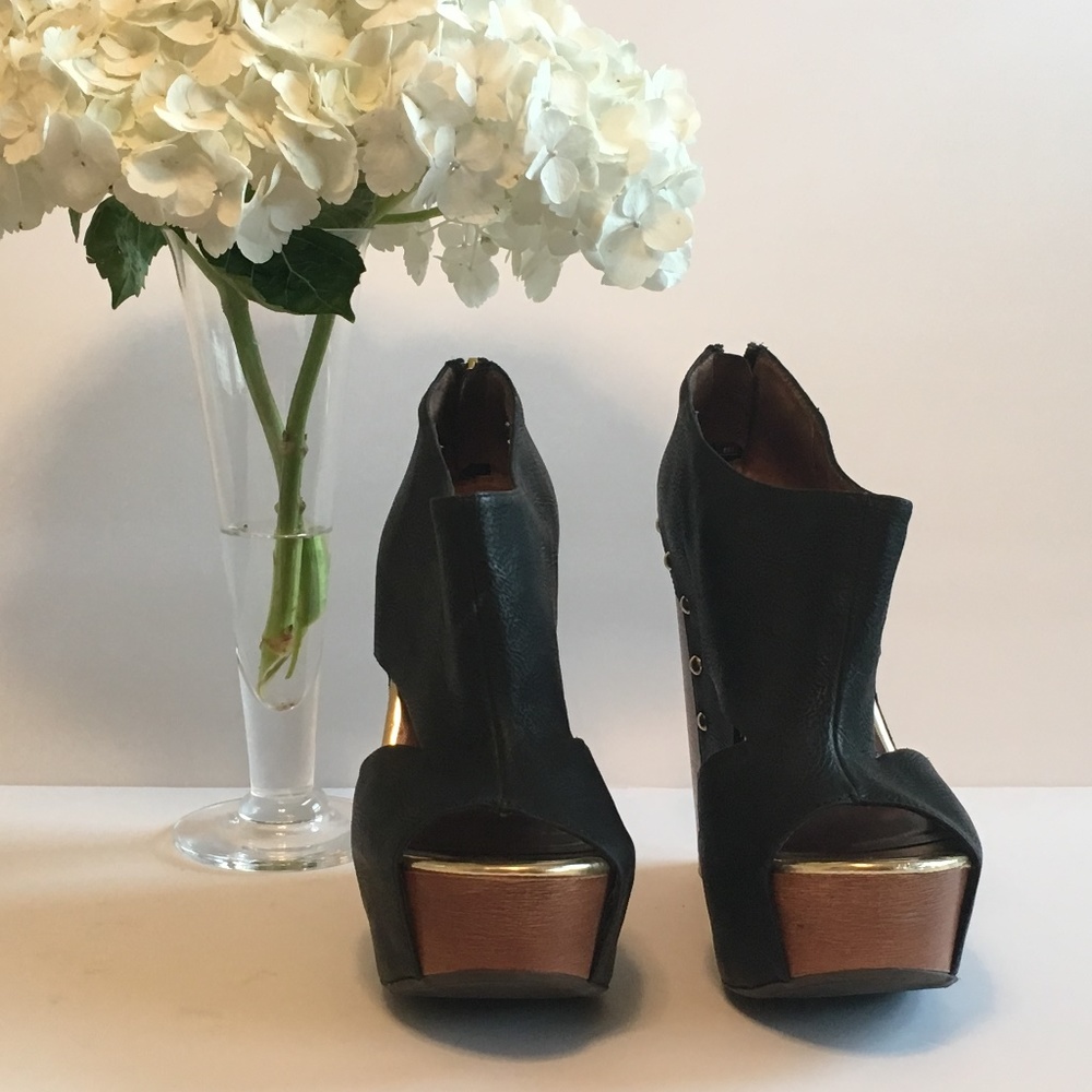 Chinese Laundry wedge shoe